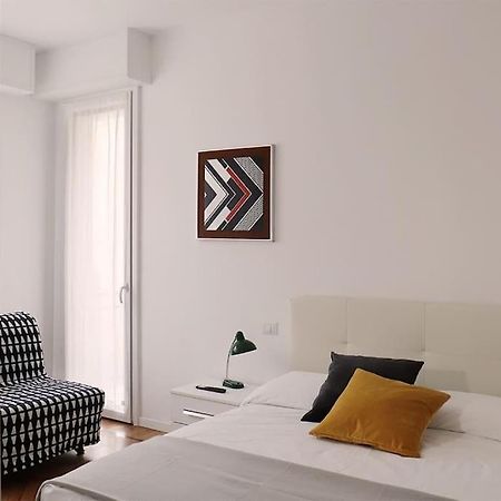 Ferienwohnung Bilocale Metro 4 Blu Frattini - Airport Linate Mailand Exterior foto